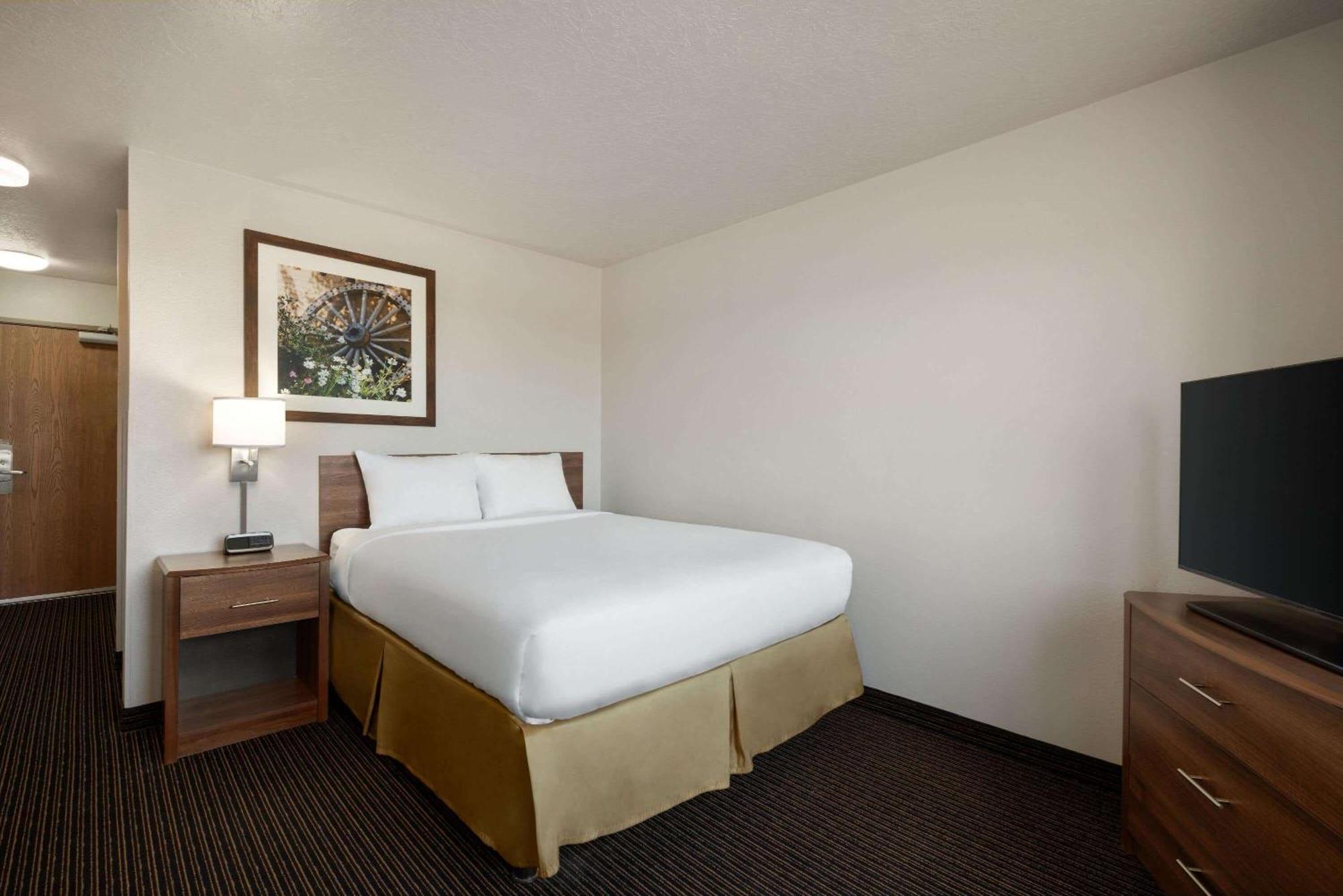 Travelodge By Wyndham Vaughn Ngoại thất bức ảnh