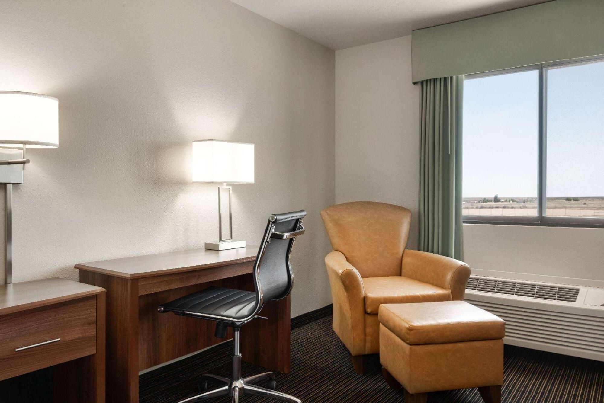 Travelodge By Wyndham Vaughn Ngoại thất bức ảnh